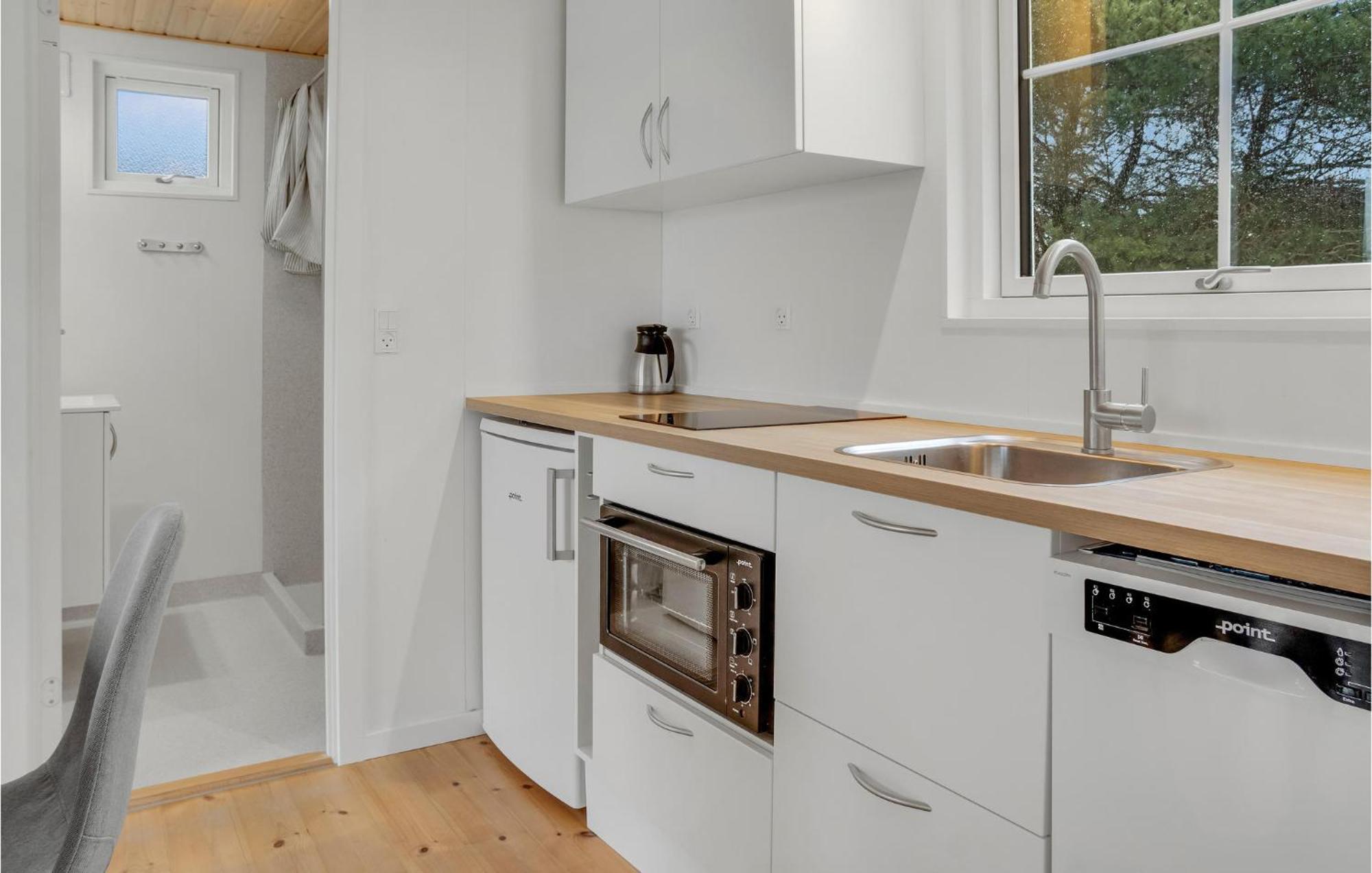2 Bedroom Gorgeous Apartment In Vaeggerlose Bøtø By 외부 사진
