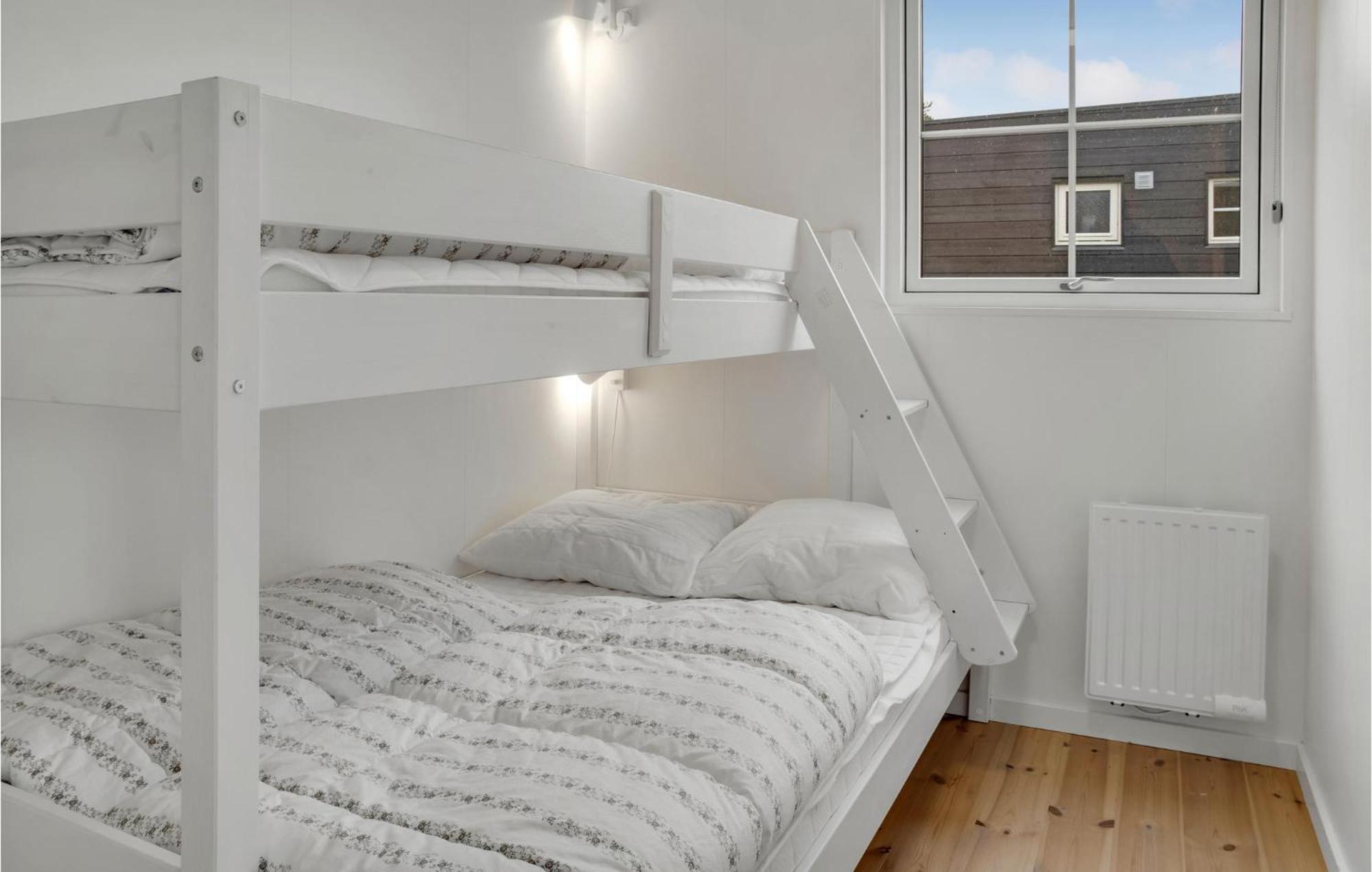 2 Bedroom Gorgeous Apartment In Vaeggerlose Bøtø By 외부 사진