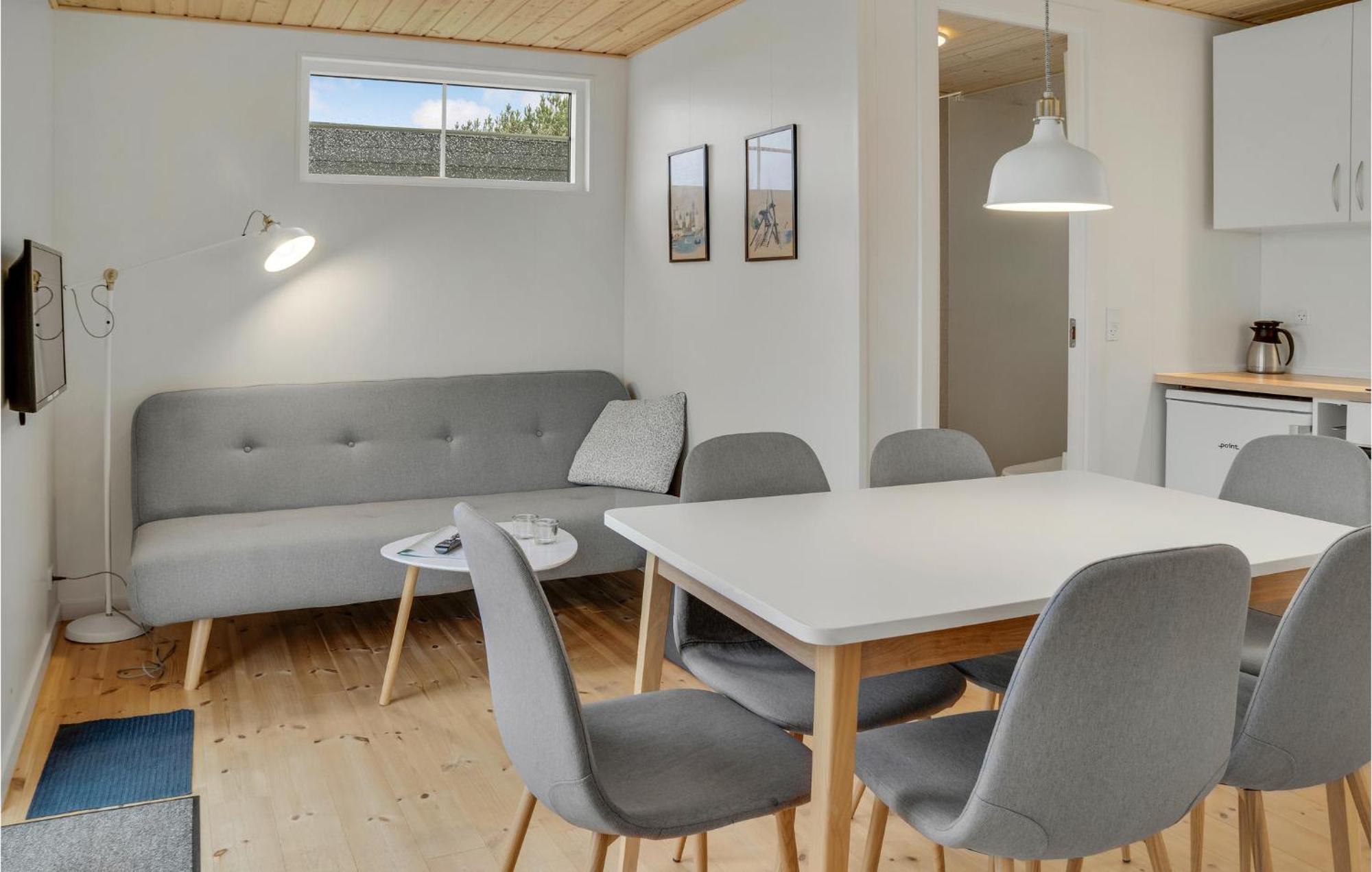 2 Bedroom Gorgeous Apartment In Vaeggerlose Bøtø By 외부 사진