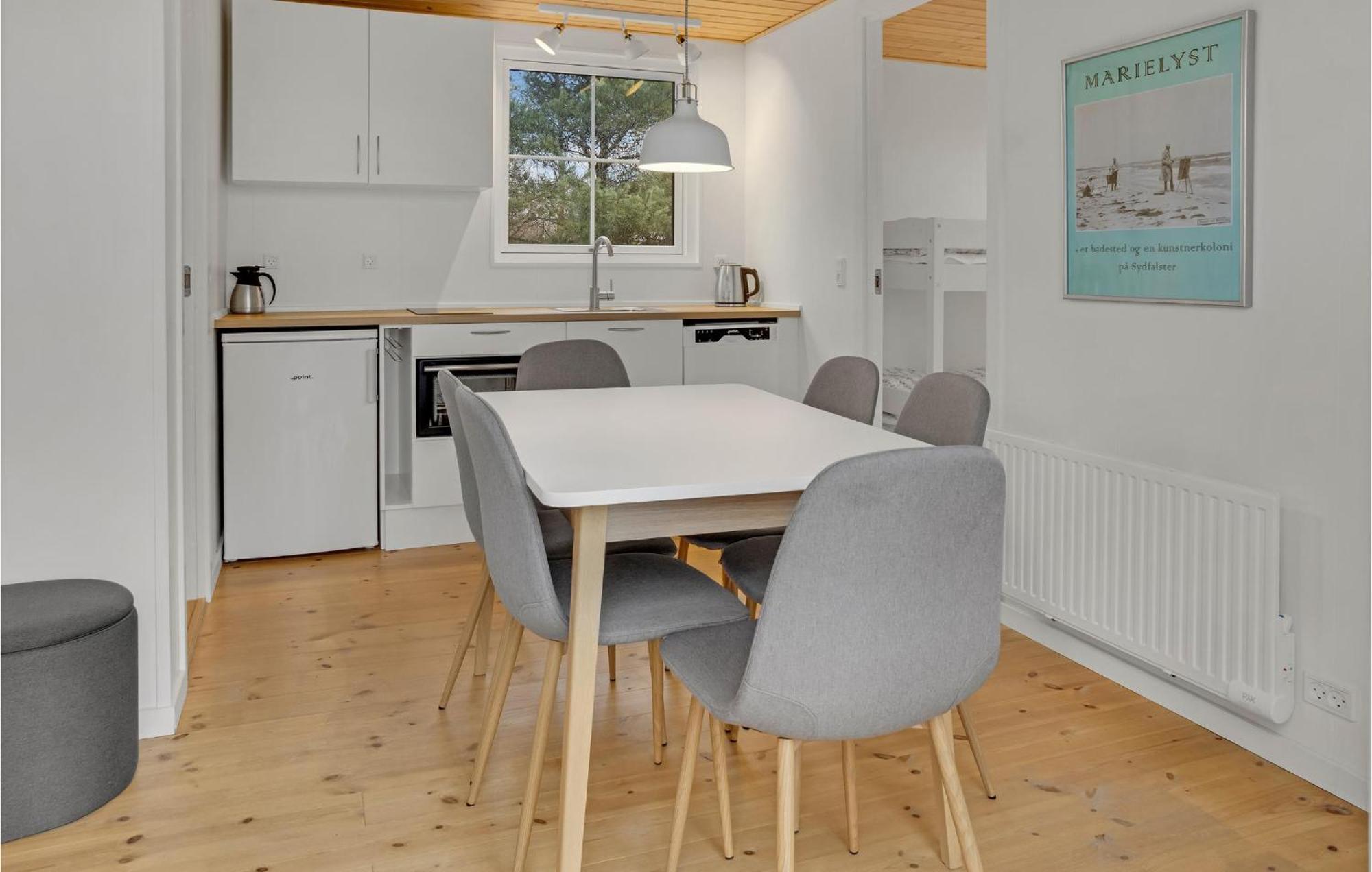 2 Bedroom Gorgeous Apartment In Vaeggerlose Bøtø By 외부 사진