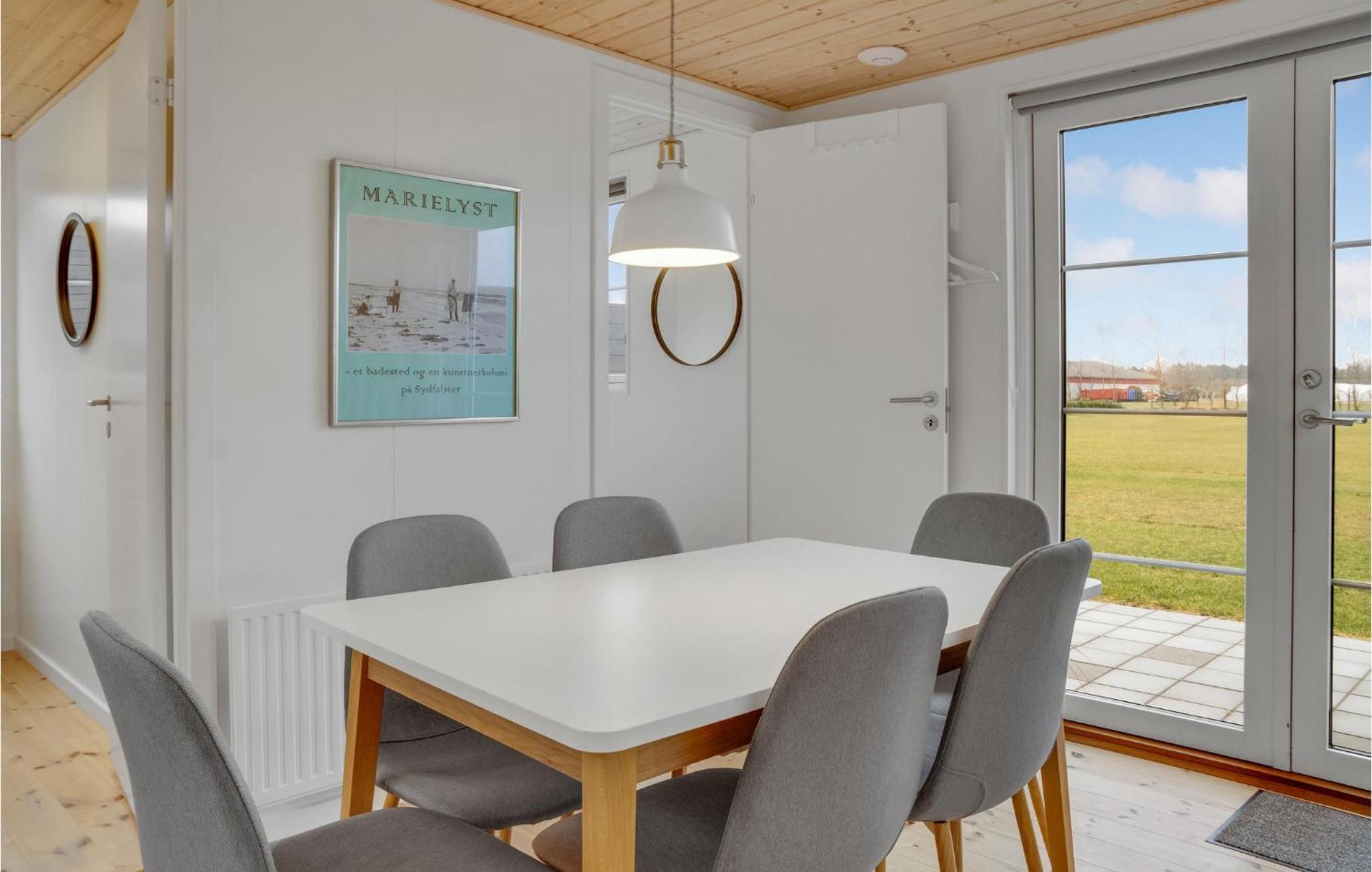 2 Bedroom Gorgeous Apartment In Vaeggerlose Bøtø By 외부 사진
